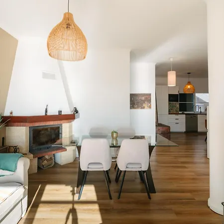 Sunrise House - 2 Bedroom Sea View 度假居